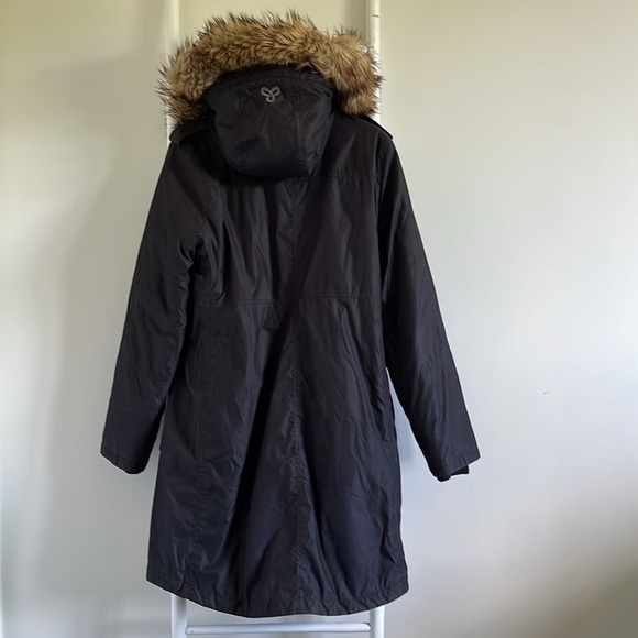 Aritzia TNA Summit Parka - Picture 2 of 3
